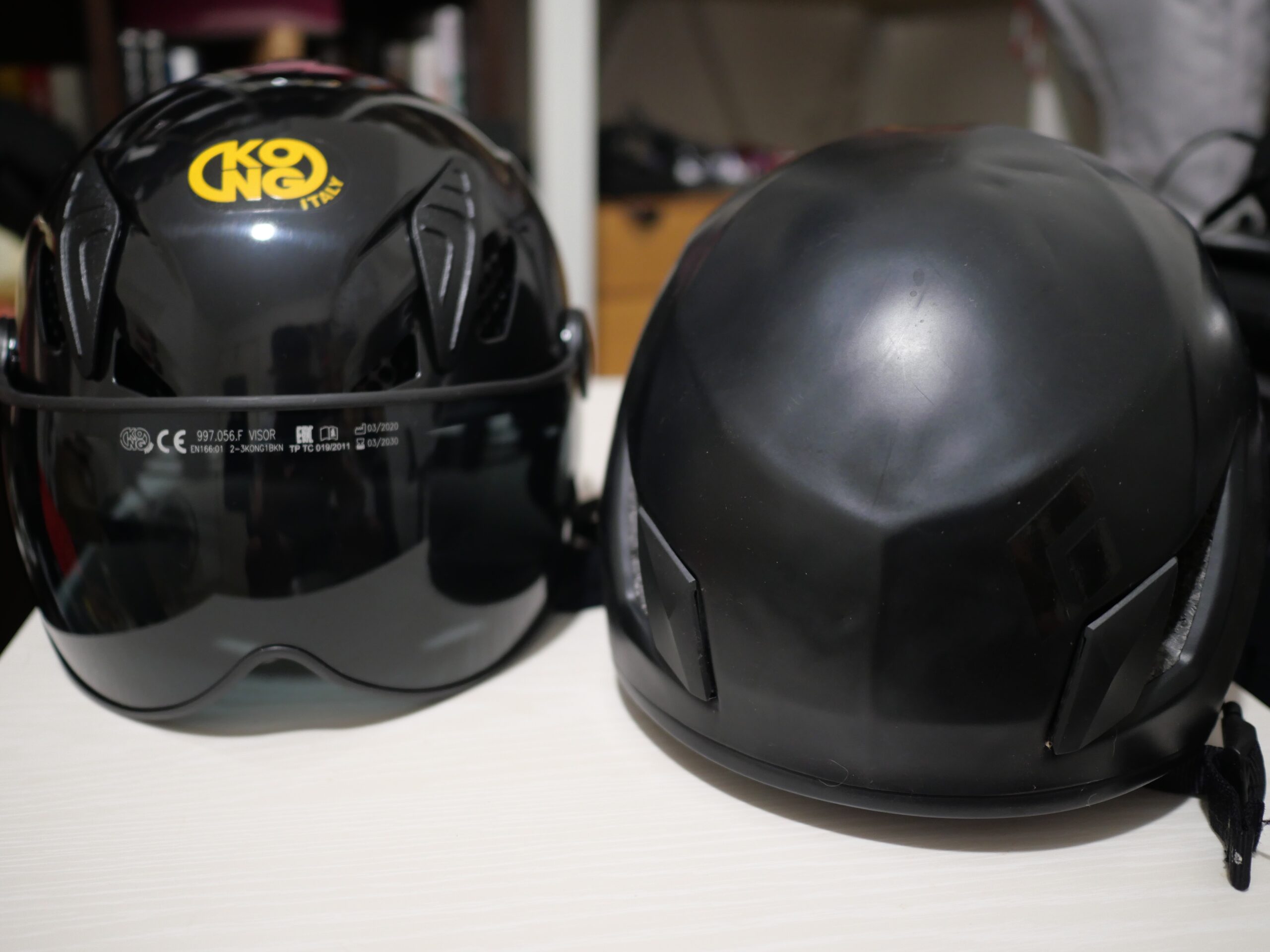 「KONG/MOUSEクライミングヘルメット」のアイキャッチ画像